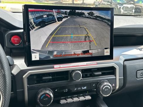 Used 2025 Toyota Tacoma TRD Off-Road AWD/4WD image 25
