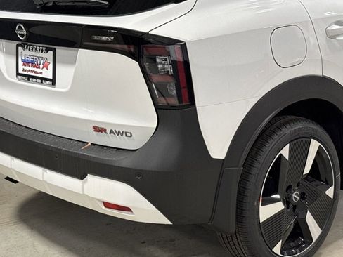 New 2025 Nissan Kicks SR w/ Illumination Package image 10