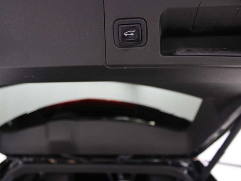 Certified 2022 Cadillac XT5 Premium Luxury w/ LPO, Floor Liner Package image 10