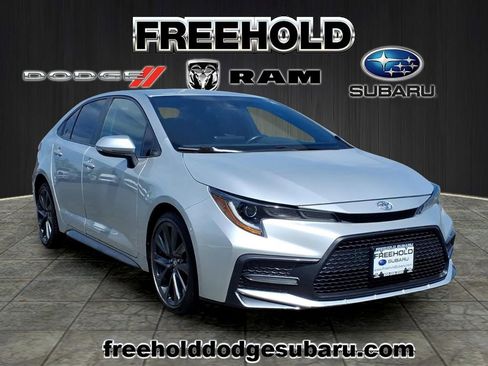 Used 2022 Toyota Corolla SE FWD image 1