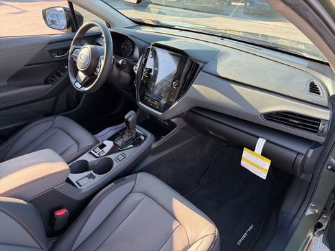 Used 2025 Subaru Crosstrek 2.5i Limited w/ Crosstrek Mirror Package image 10