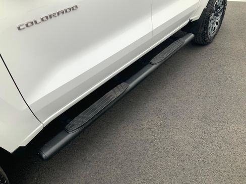 Used 2023 Chevrolet Colorado Z71 w/ Z71 Convenience Package 2 image 36