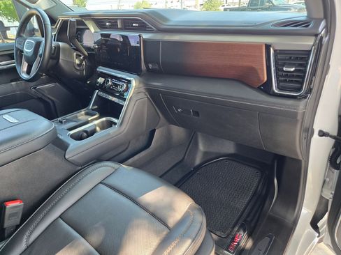 Used 2024 GMC Sierra 2500 Denali w/ Denali Reserve Package AWD/4WD image 25