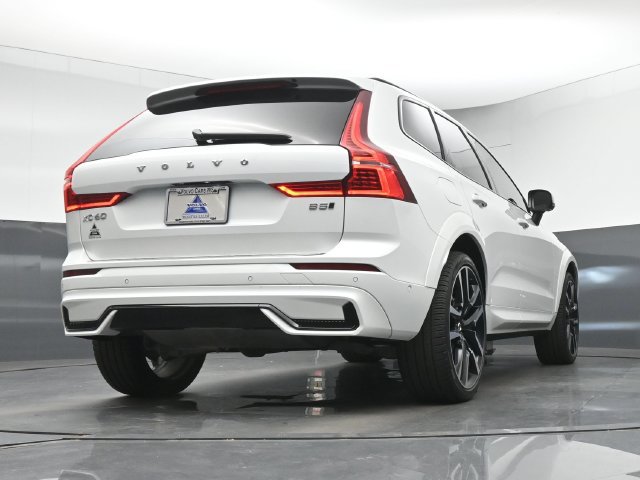 Used 2024 Volvo XC60 B5 Ultimate w/ Protection Package Premier AWD/4WD image 16
