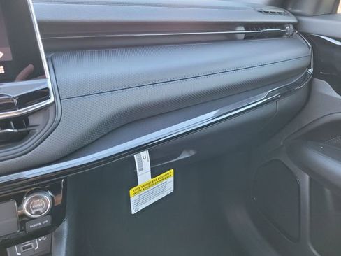 New 2026 Jeep Compass Latitude image 27