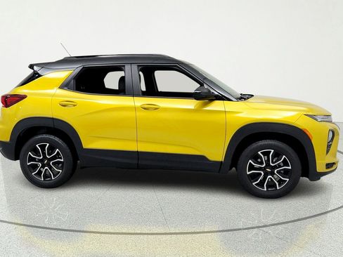 Certified 2023 Chevrolet TrailBlazer RS w/ Sun and Liftgate Package AWD/4WD image 6