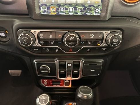 Used 2021 Jeep Gladiator Mojave AWD/4WD image 23