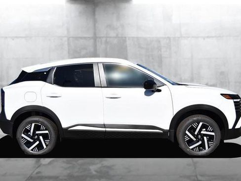 New 2026 Nissan Kicks SV image 5