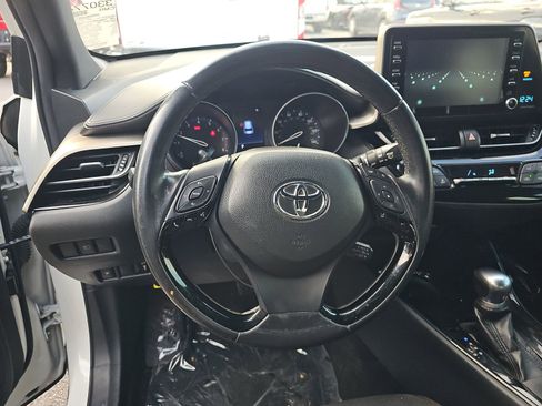 Used 2019 Toyota C-HR XLE image 14