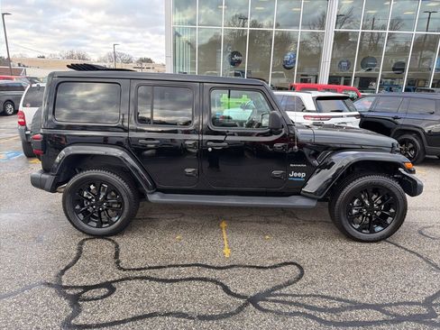 Certified 2022 Jeep Wrangler Unlimited Sahara 4xe w/ Cold Weather Group image 18