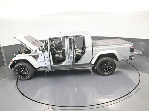 Used 2022 Jeep Gladiator Overland image 69