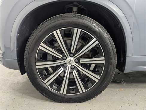 Used 2020 Volvo XC90 T5 Momentum w/ Protection Package Premier image 9