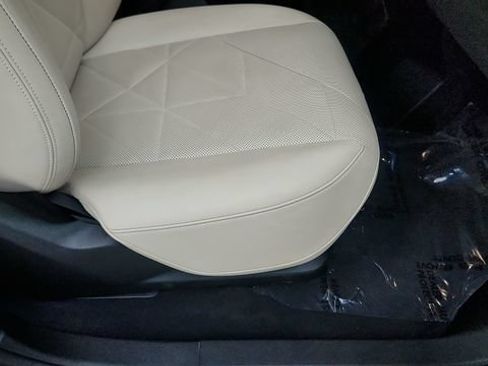 Used 2023 BMW iX xDrive50 w/ Sport Package AWD/4WD image 38