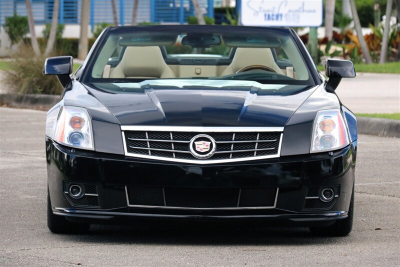 Used 2009 Cadillac XLR RWD image 8