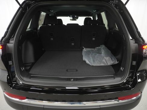 New 2026 Jeep Grand Cherokee Laredo AWD/4WD image 30