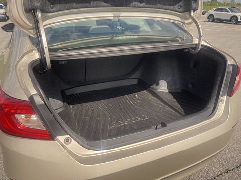 Used 2018 Honda Accord EX-L image 7