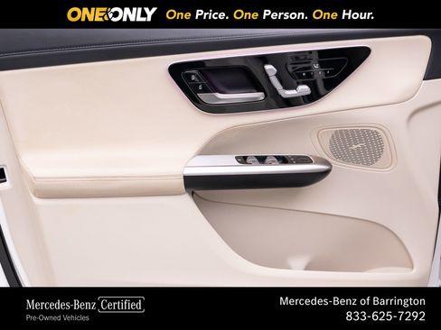 Used 2025 Mercedes-Benz GLC 300 4MATIC image 13