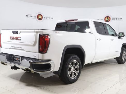 Used 2023 GMC Sierra 1500 SLT w/ SLT Convenience Package image 3