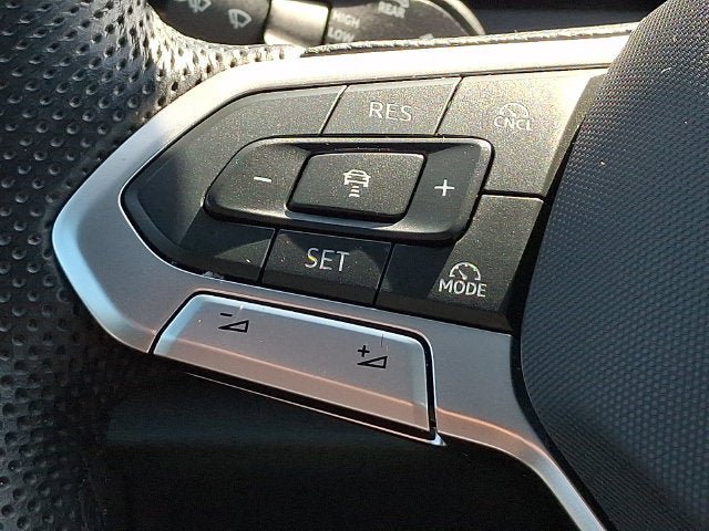 Used 2025 Volkswagen Tiguan SE R-Line AWD/4WD image 22
