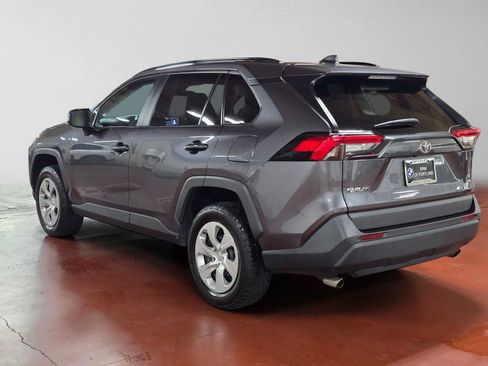 Used 2021 Toyota RAV4 LE AWD/4WD image 5
