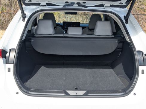 Used 2024 Toyota Venza Limited image 24