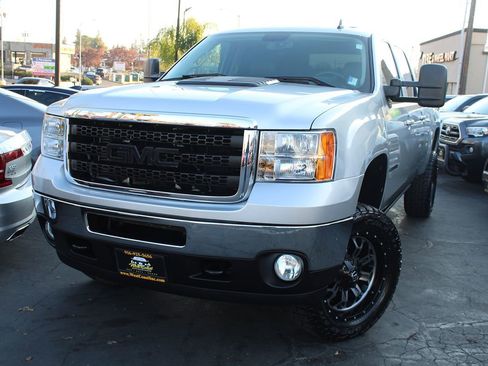 Used 2011 GMC Sierra 2500 SLT w/ SLT Convenience Package image 40