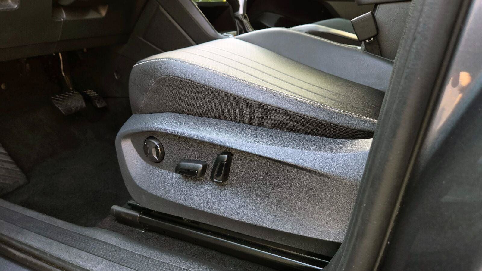 Certified 2023 Volkswagen Tiguan SE AWD/4WD image 20
