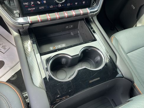 Used 2025 GMC Yukon AT4 w/ AT4 Premium Package AWD/4WD image 18