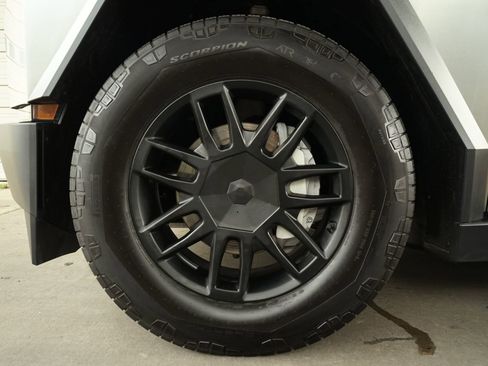 Used 2024 Tesla Cybertruck Cyberbeast image 29