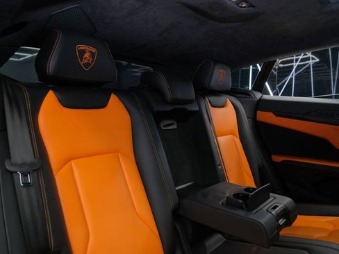 Used 2021 Lamborghini Urus image 32