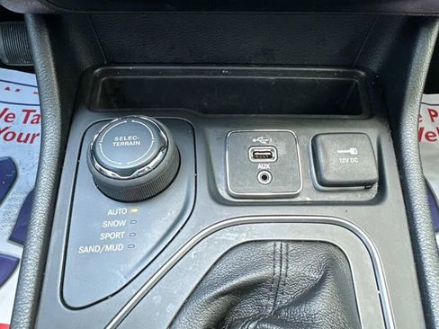 Used 2021 Jeep Cherokee Latitude Lux image 72