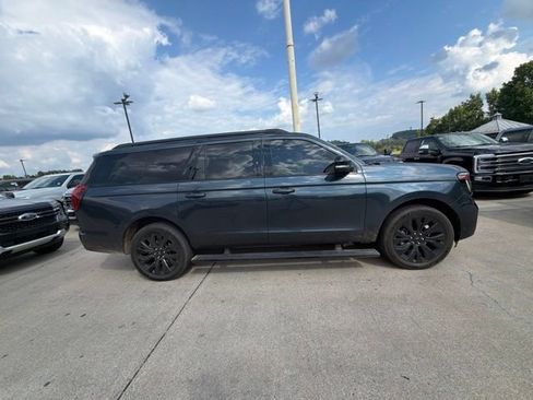 Used 2025 Ford Expedition Max Platinum w/ Stealth Appearance Package AWD/4WD image 13
