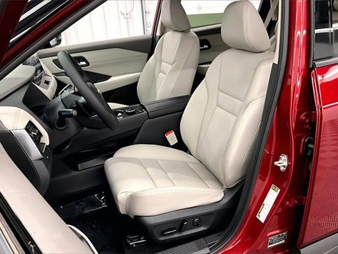 New 2025 Nissan Rogue SL image 9