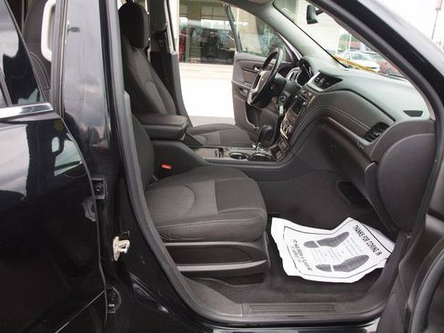 Used 2017 Chevrolet Traverse LT AWD/4WD image 6