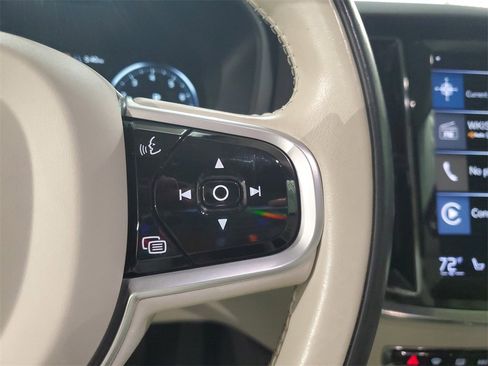 Used 2021 Volvo V60 T5 Cross Country image 21