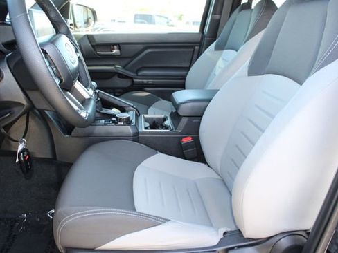 Used 2025 Toyota Tacoma TRD Sport AWD/4WD image 34