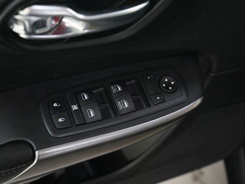 Used 2021 Jeep Cherokee Latitude Lux AWD/4WD image 19
