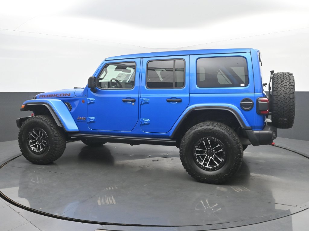 Used 2025 Jeep Wrangler Unlimited Rubicon AWD/4WD image 3