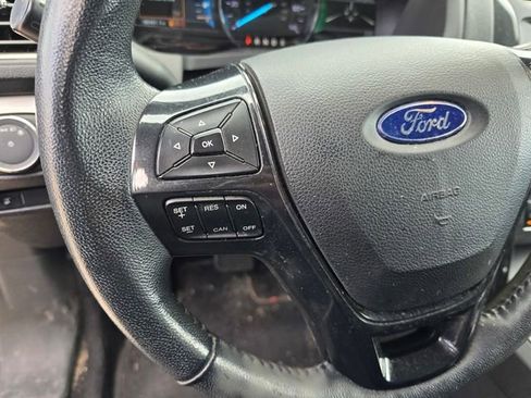 Used 2018 Ford Explorer XLT w/ Equipment Group 202A AWD/4WD image 19