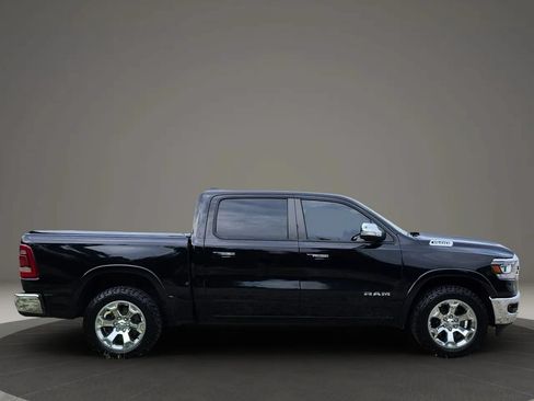 Used 2019 RAM 1500 Laramie AWD/4WD image 12