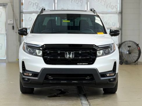 Used 2025 Honda Ridgeline Black Edition image 2