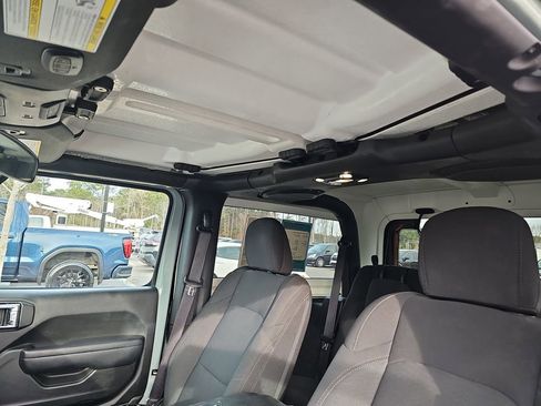 Used 2023 Jeep Wrangler Sport S image 35