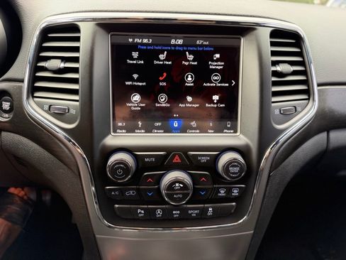 Used 2018 Jeep Grand Cherokee Altitude RWD image 16