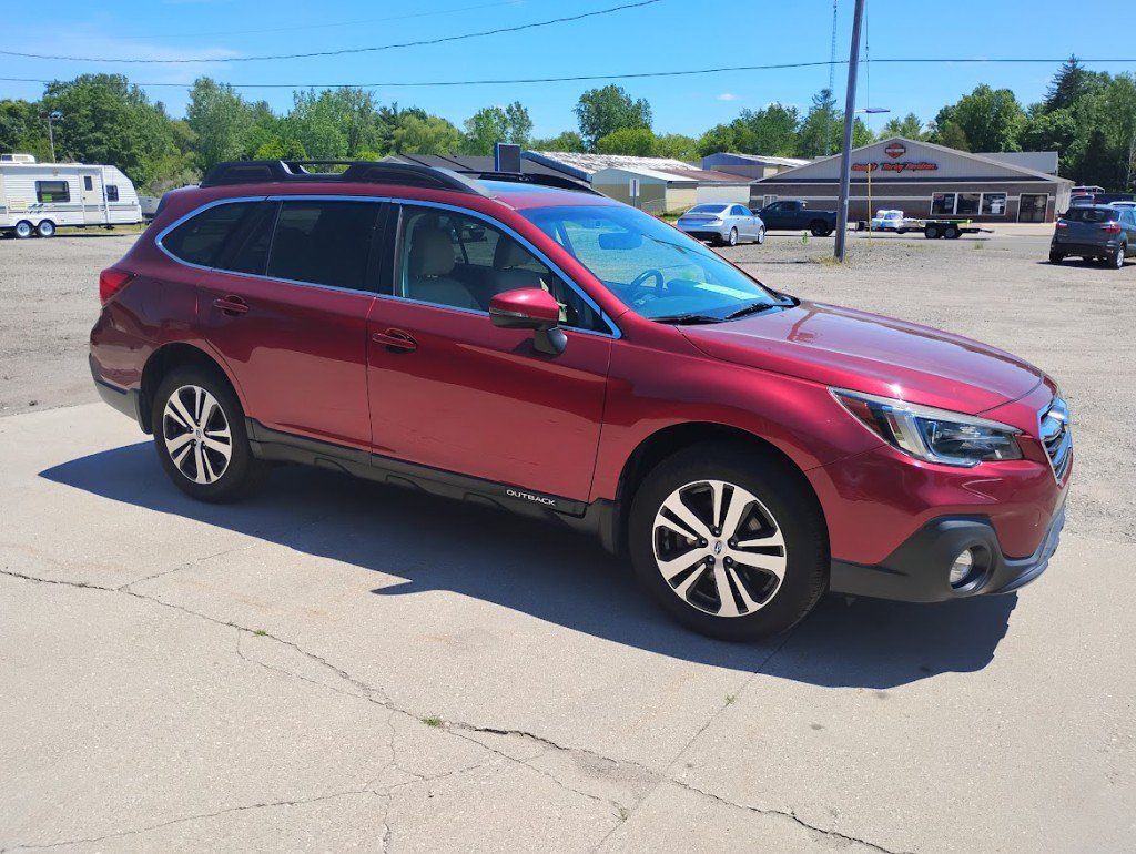 Used 2018 Subaru Outback 2.5i Limited AWD/4WD image 3
