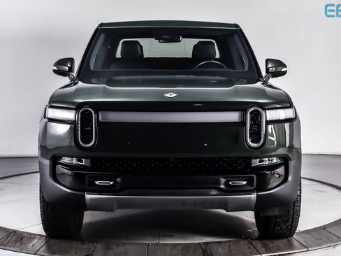 Used 2023 Rivian R1T Adventure image 3