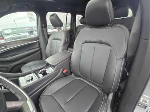 New 2025 Jeep Grand Cherokee Limited AWD/4WD image 25