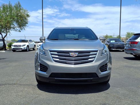 Used 2017 Cadillac XT5 Luxury w/ Driver Awareness Package FWD image 2