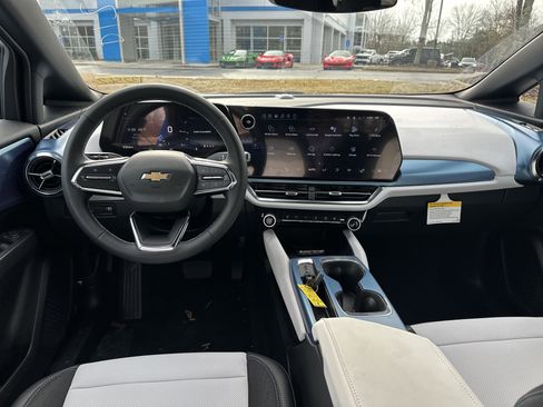 New 2026 Chevrolet Equinox EV LT image 21