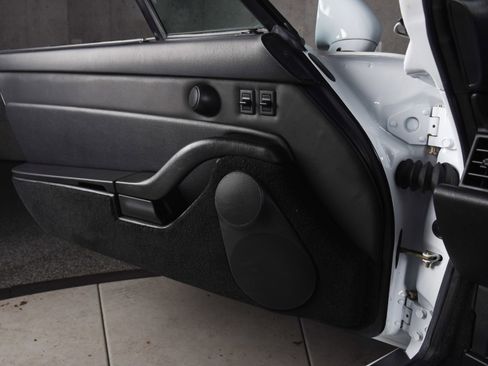 Used 1998 Porsche 911 Carrera S image 17