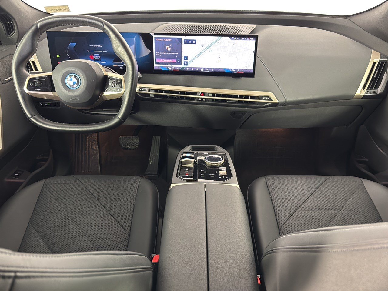 Used 2024 BMW iX xDrive50 w/ Convenience Package AWD/4WD image 17